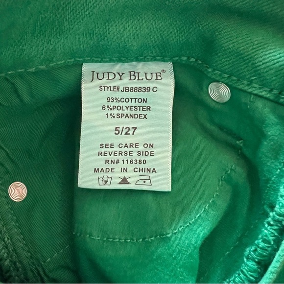 Judy Blue Women’s Kelly Green High Waist Cropped Capris Pants Trousers 5/27 - Picture 8 of 14